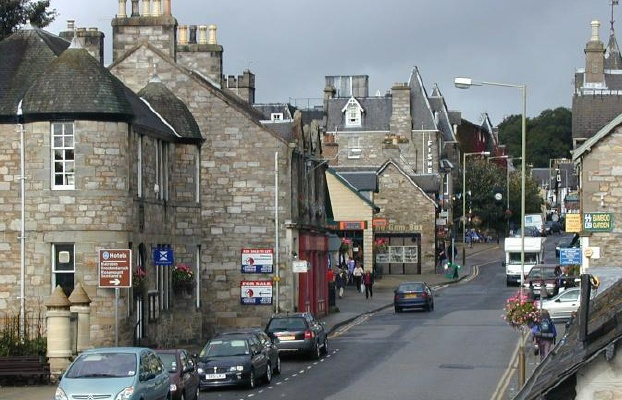 pitlochry_high_street.png